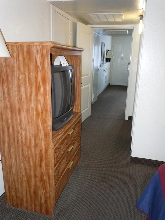 Travelodge By Wyndham Grand Rapids North Walker Eksteriør bilde