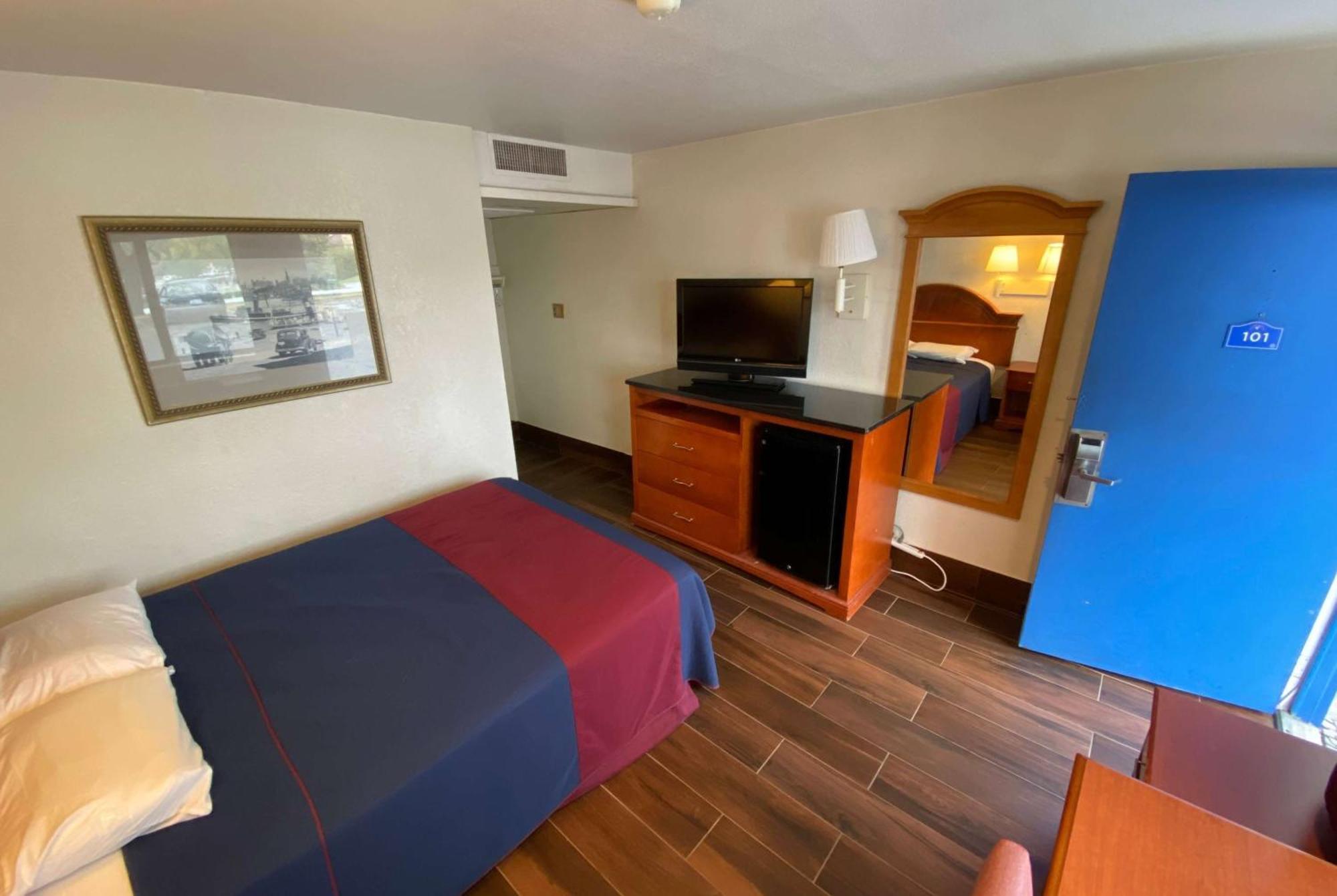 Travelodge By Wyndham Grand Rapids North Walker Eksteriør bilde