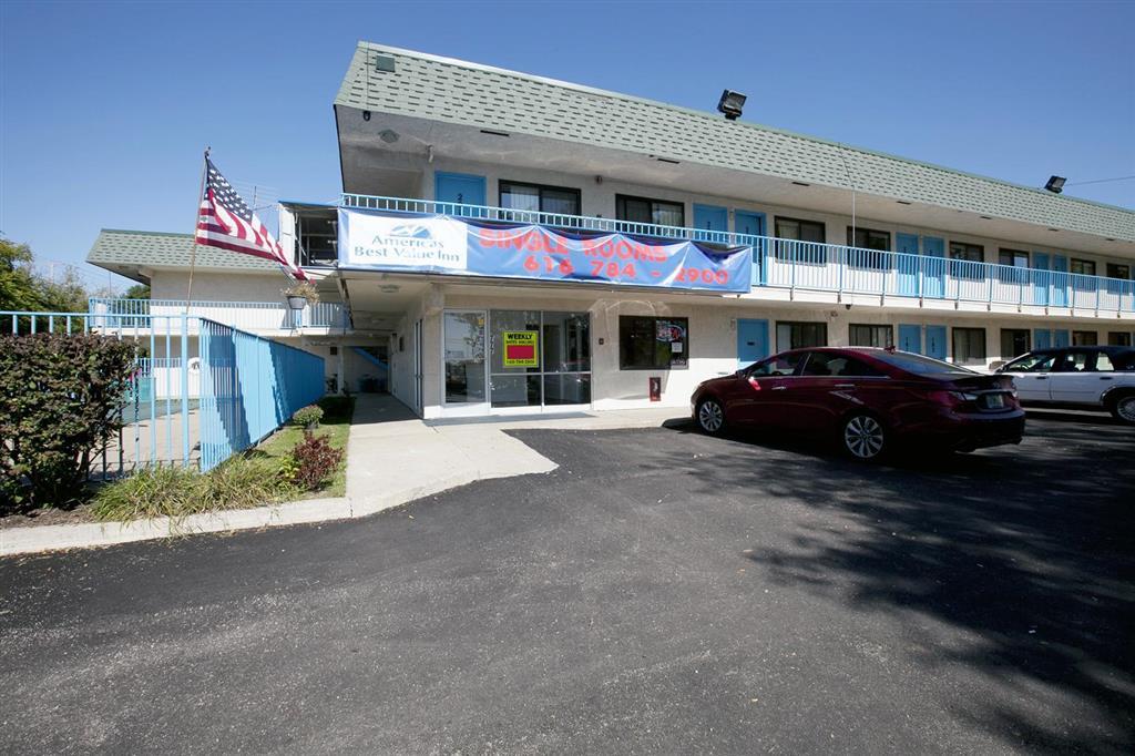 Travelodge By Wyndham Grand Rapids North Walker Eksteriør bilde