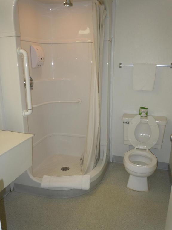 Travelodge By Wyndham Grand Rapids North Walker Rom bilde