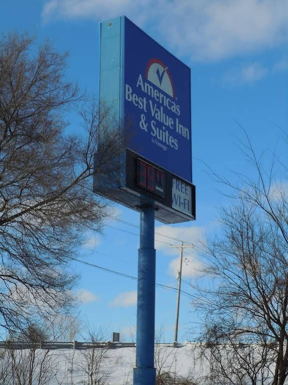 Travelodge By Wyndham Grand Rapids North Walker Eksteriør bilde